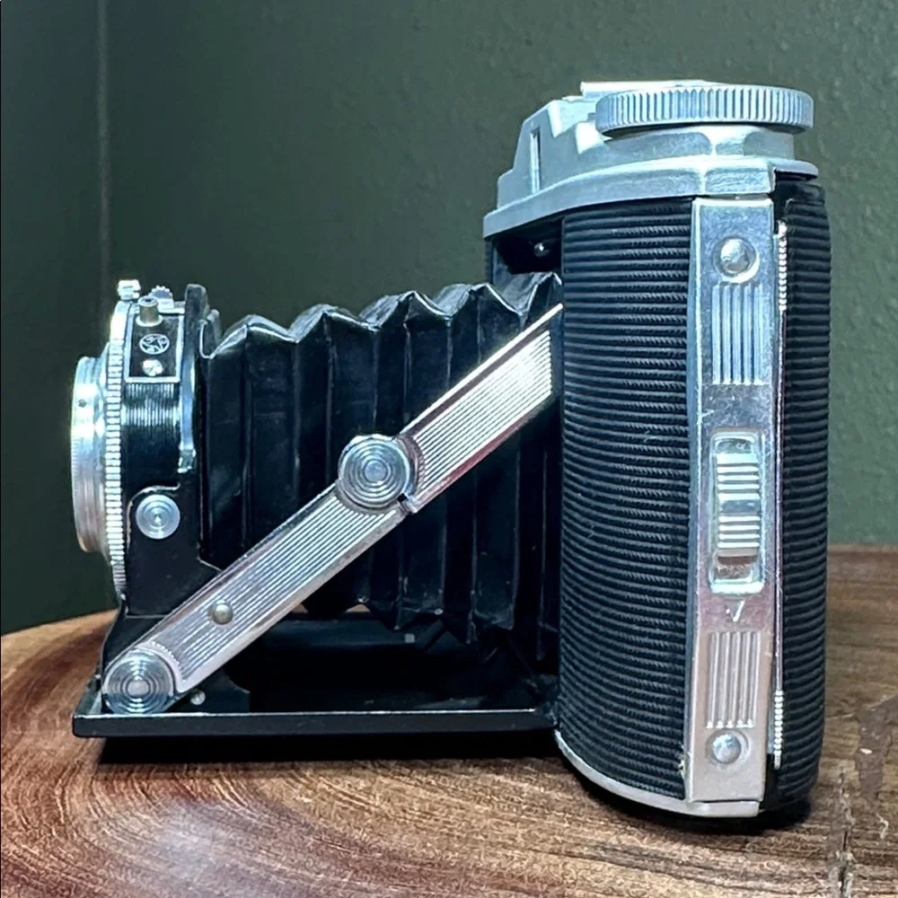 Agfa Isolette I - Working & GORGEOUS + Mystery Film